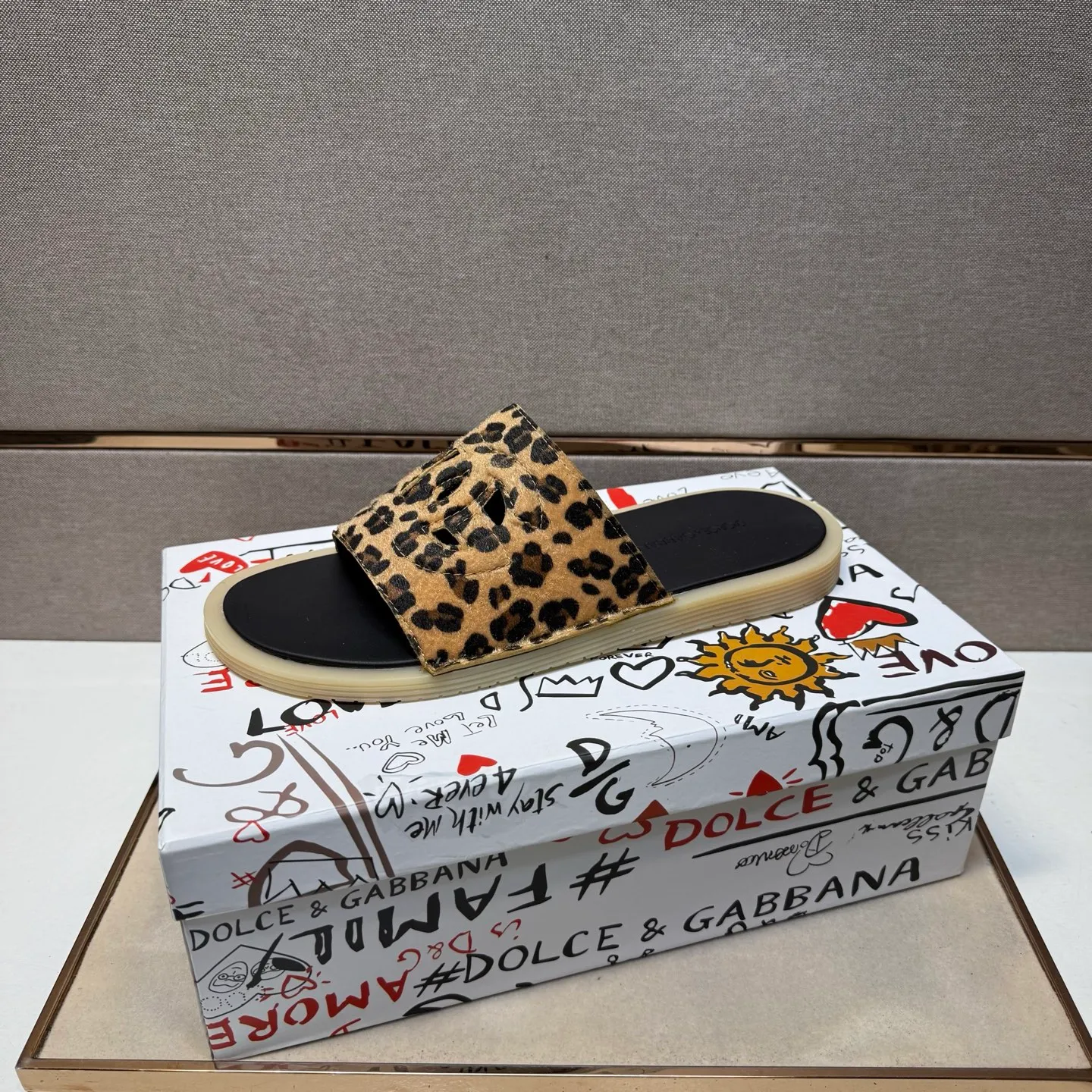Men's men's shoes 💰pp280【DG～】Men's casual slippers 2025z cabinet sales simultaneously 🔶Size: 38-44 #️⃣ 🔷1 color🔜The upper is made of multi-material splicing ➕Genuine leather lining, comfortable and breathable, sole: original comfortable and wear-resistant outsole, ⚠️real thing📱photographed🎬real thing is better📢📢📢